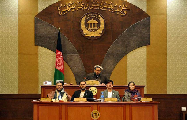 مجلس نمایندگان: 9 شرکت وارد کننده تیل 230 میلیارد افغانی مالیه نپرداخته‌اند
